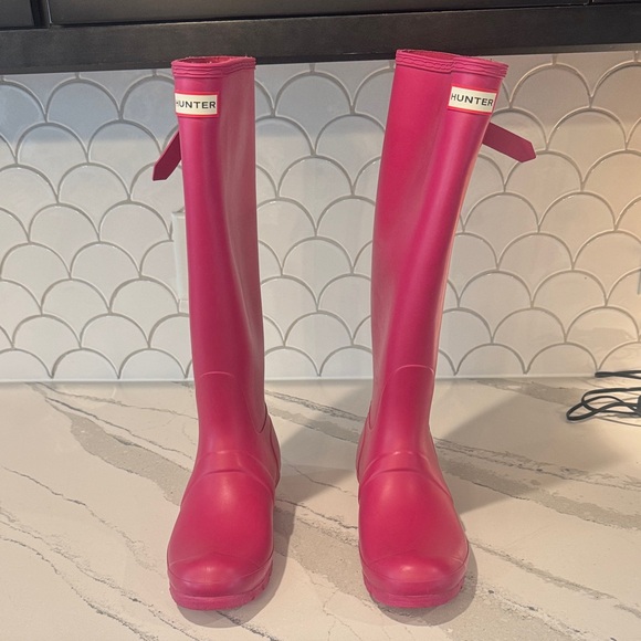 Hunter Shoes - Hunter Fuchsia Tall Boots